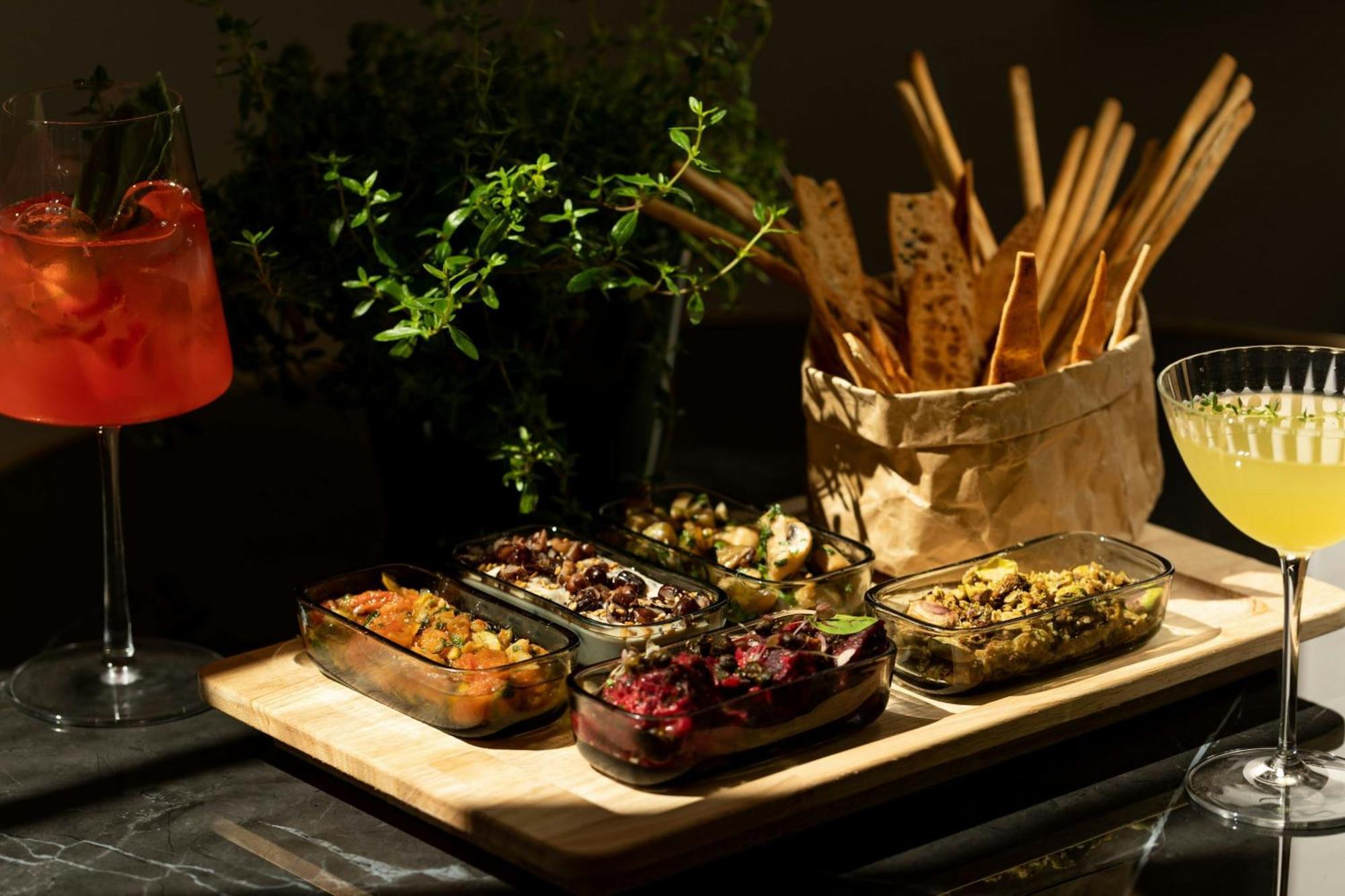 Готель Sapphire House Antwerp, Autograph Collection By Marriott Екстер'єр фото A selection of tapas